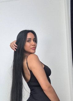 Zeynep - puta in Dubai Photo 1 of 8