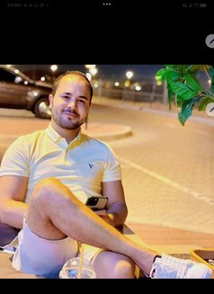 Zezo Masseur - Acompañantes masculino in Al Ain Photo 2 of 3