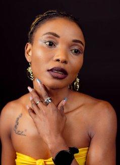 Zhari - puta in Beirut Photo 9 of 13