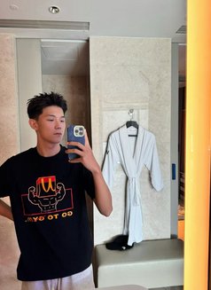 Zhenhao - Male escort in Hong Kong Photo 2 of 4