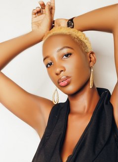 Zhevia - puta in İstanbul Photo 2 of 4