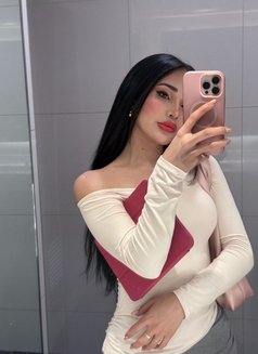 Zia Cutie - Acompañantes transexual in Manila Photo 5 of 21