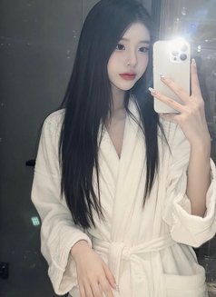 Zia - escort in Phuket Photo 7 of 8