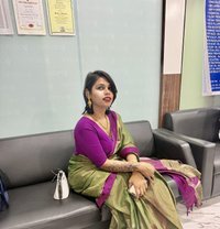 Ziaa - Transsexual dominatrix in Pune