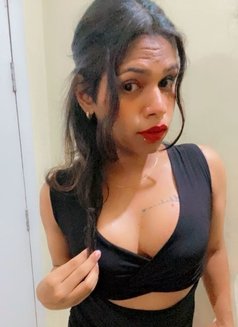 Ziaa - Transsexual dominatrix in Pune Photo 4 of 6