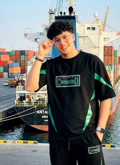 Ziad - Acompañantes masculino in Abu Dhabi Photo 4 of 9