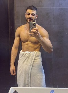 Ziad - Acompañantes masculino in Dubai Photo 2 of 10