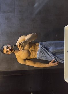 Ziad - Acompañantes masculino in Dubai Photo 12 of 12