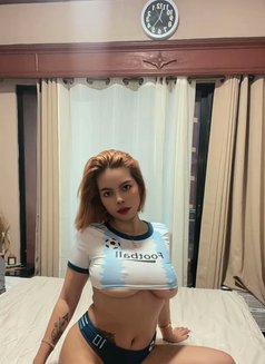 Zieee - escort in Makati City Photo 22 of 25