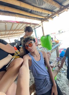 Zild - Male escort in Manila Photo 2 of 8