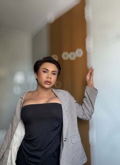 Zilin Sexy Ladyboy - Transsexual escort in New Delhi Photo 12 of 13