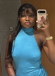 Zina - escort in Abu Dhabi Photo 1 of 1