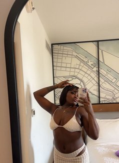 Zina - escort in Abu Dhabi Photo 11 of 13
