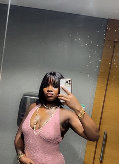 Zina - escort in Abu Dhabi Photo 3 of 13