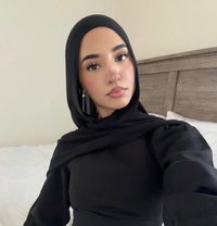 Zinab - escort in Muscat