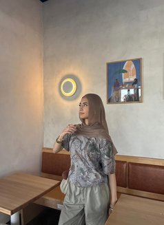 Zinab - escort in Muscat Photo 2 of 3