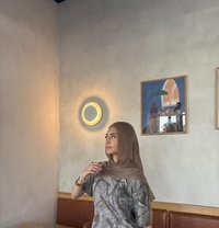 Zinab - escort in Muscat