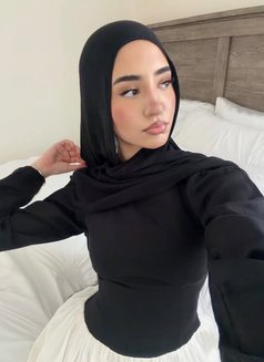 Zinab - escort in Muscat Photo 3 of 3