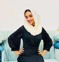 Zinab - escort in Muscat