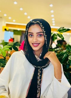 Zinab - escort in Muscat Photo 2 of 3