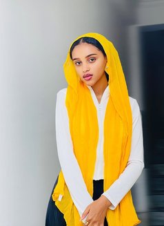 Zinab - escort in Muscat Photo 3 of 3