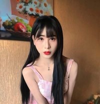 Yuki - Transsexual escort in Dubai