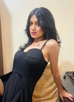 Zinni - Transsexual escort in Pune Photo 5 of 6