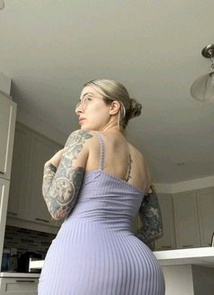 Zinnia Hot Milf Escort - puta in Ho Chi Minh City Photo 2 of 4
