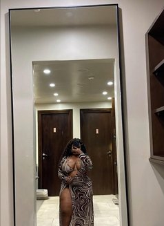 Zinno~GFE~Facesittin~video~Rimming - puta in Nairobi Photo 11 of 11