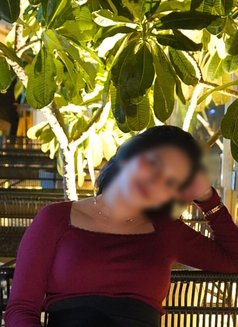 Ziya Sharma 🥂(Cam & Real Meet ) - puta in Hyderabad Photo 3 of 5