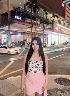 Ziyah - escort in Makati City Photo 4 of 8