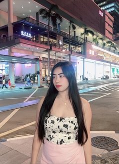 Ziyah - escort in Makati City Photo 5 of 8