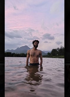 Zizer - Acompañantes masculino in Bangkok Photo 1 of 2