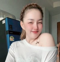 Zizi - Intérprete de adultos in Jakarta