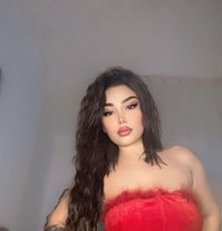 Zizi - escort in Beirut