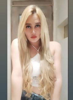 Zizi Shemale - Intérprete transexual de adultos in Bali Photo 5 of 14