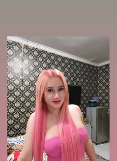 Zizi Shemale - Intérprete transexual de adultos in Bali Photo 12 of 14