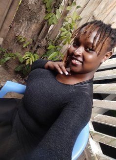 Zoddy - puta in Nairobi Photo 7 of 7