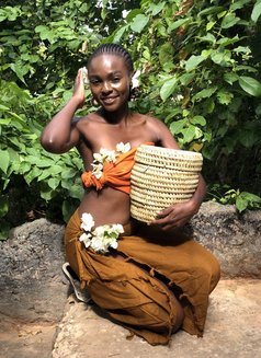 Zodiac Zozo - masseuse in Nairobi Photo 6 of 9