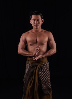 Zoe Bali - Male escort in Bali Photo 3 of 6