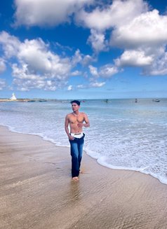 Zoe Bali - Acompañantes masculino in Bali Photo 4 of 5