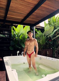 Zoe Bali - Acompañantes masculino in Bali Photo 5 of 5