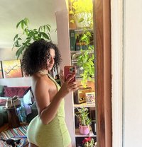 Zoé - adult performer in Frankfurt