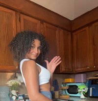 Zoé - adult performer in Frankfurt