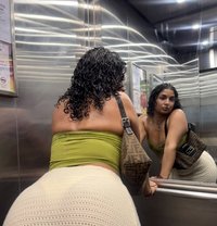 Zoé - escort in Milan