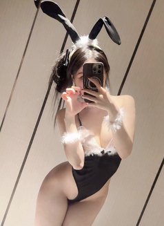 Lily - escort in Tokyo Photo 3 of 8