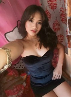 ZOE Eighteen - masseuse in Makati City Photo 1 of 10