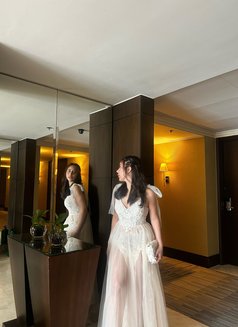 Zoe - escort in Taipei Photo 8 of 17