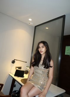 Zoe - escort in Taipei Photo 15 of 17