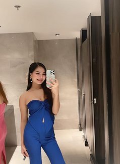 Zoe - Acompañantes transexual in Manila Photo 3 of 6